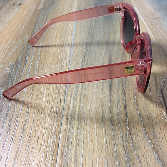 ⬇️ Oversized Round Cat Eye Sunglasses Pink Frame - Picture 4 of 8